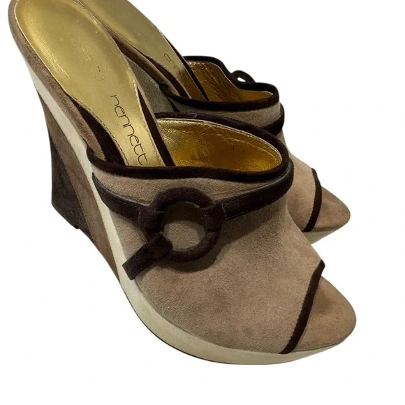 Jessica Bennett Elegant Tan Suede Mules with Dark Brown Trim Size: 10 - Picture 6 of 7